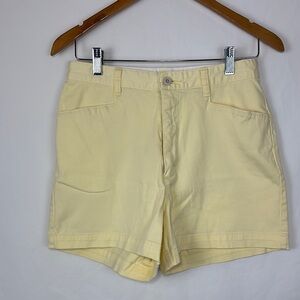 Lee Khaki Pastel Yellow Women's Size 8 Inseam 3.5” shorts front & back pockets